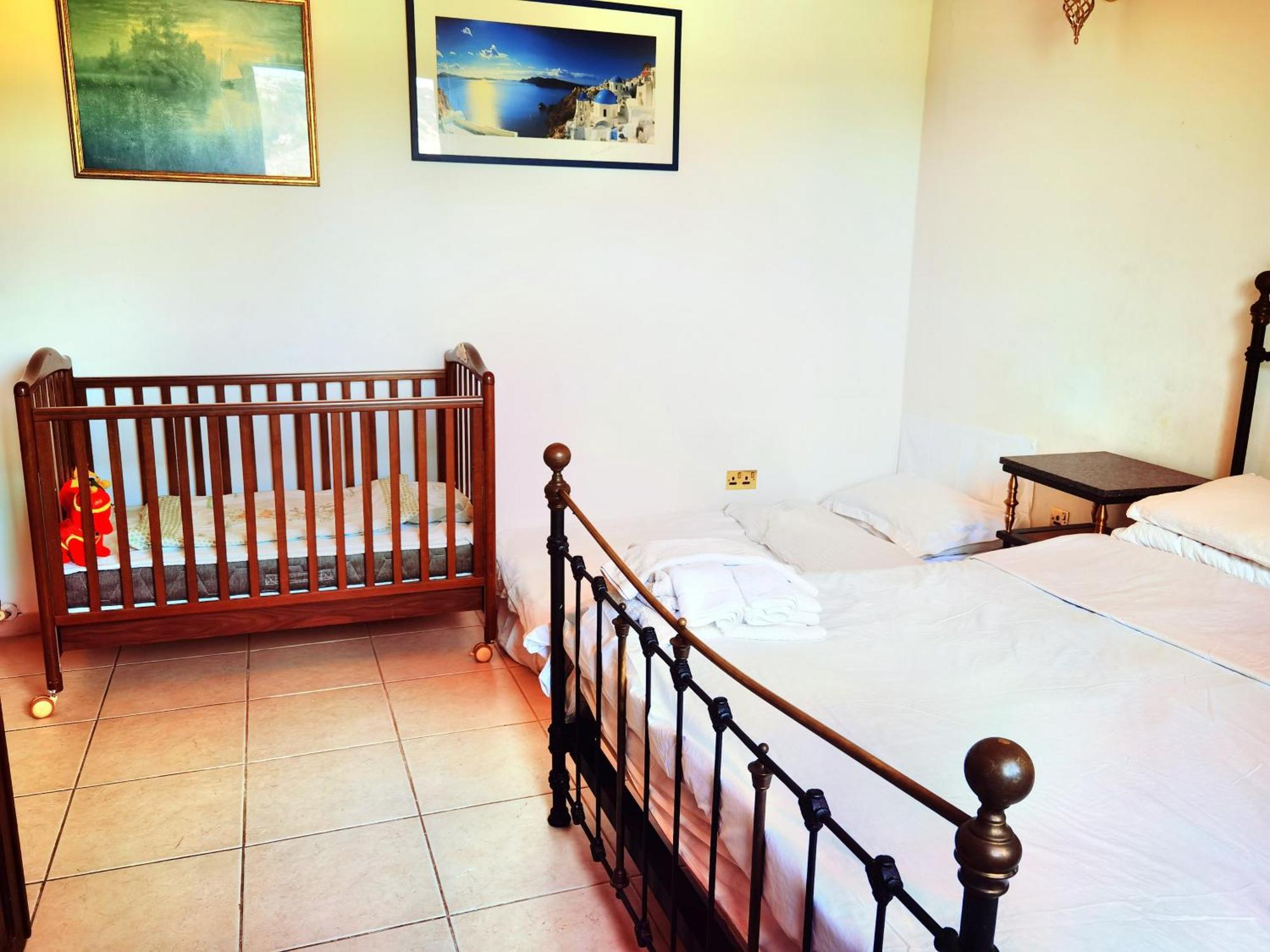 Beautiful Home Paphos Pokoj fotografie